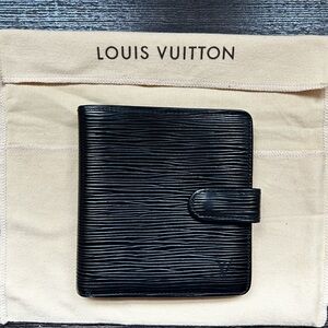 Louis Vuitton Epi Porte- Billets Black Textured Leather Compact Wallet w/COA